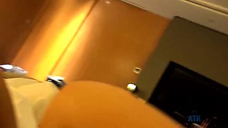 Gia Paige Squeezes Out a Creampie from Her Pussy