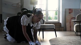 European fetish glam lesbians use strapons to get bukkake