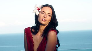 Leanne's lusty lips devour Christian in the sun-kissed outdoors