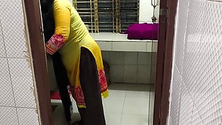 I see my aunty cleaning the room After that I hugged her and started fucking her ass