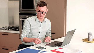 Stash and seek - s45:e2