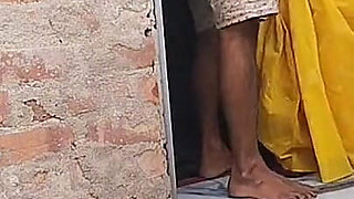 Indian Housewife Outdoor Fucking with Neighbour Brother in Law