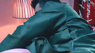 Hot teen shows her amazing big boobs