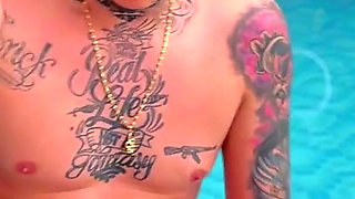 Colombian with Natural Tits Likes to Fuck by the Pool and Feel How a Thick Cock Enters Her Tight Pussy