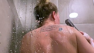 Big boobs milf masturbates with her dildo