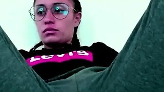 Big booty long legs babe close up webcam masturbat