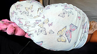 Lying Down Sideways, Shaking My Big Booty and Spreading Extremely Close-up to Cam