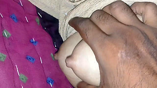 Indian Bhabhi Share Pussy at Night