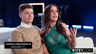 WIFEY Stunning Hotwife Amiee Cambridge Gets Stretched Out By Monster BBC While Holding Hubbys Hands