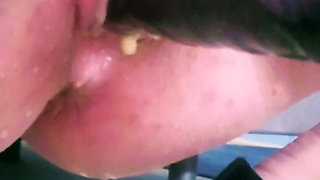 Musclemommy is fucking and squirting horny again in the morning