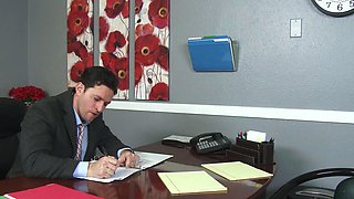 Big natural tits babe Noelle Easton seduces her boss -