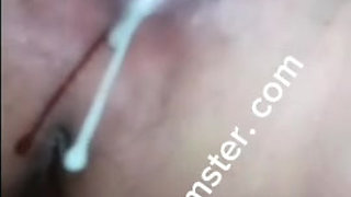 Rich in the woman's hair, first I made my pussy vibrate