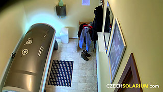 Czech Solarium 124: Brunette Fingers Herself in Solarium