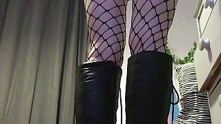 Amateur Webcam Chick Masturbates On Webcam More at