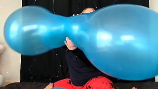 Hot amateur blonde pregnant toying her pussy solo