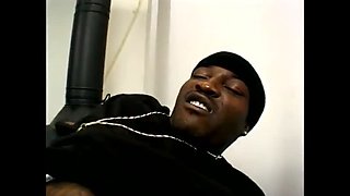 Round ass ebony slut gets pussy licked before hard BBC anal