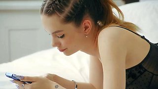 WowGirls - Liz Ocean Velvet Girl