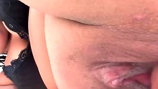 Whore sprays during four minutes