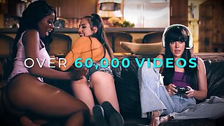 GIRLSWAY - MILF Lexi Luna Gets Sensual Massage In VR While Leana Lovings Sneaks Lustful Touches: Porn