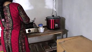 Desi Aunty Anal Fuck in Kitchen - Bangladeshi Step Mom Doggy Style HD