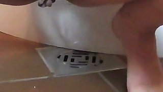 The toilet was so dirty I can`t pee there!