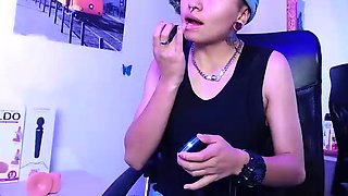 Amateur Webcam Teen Masturbates And Teases