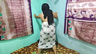 Sexy muslim bich dancing for money and cheap cock