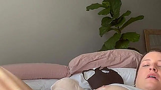 MILF Demos Clitoral Orgasm W Latex Glove