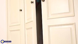 Veri Is A Hairy Big Clit Stepmom Who Has A Hardcore Sex Affair With Her Horny Stepmom At Home