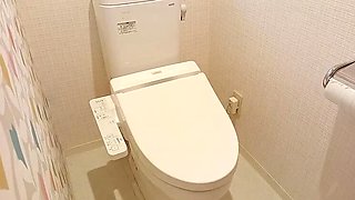 Japanese MILF Mayumi Kanzaki Public Toilet Pissing & Big Ass Fetish Compilation