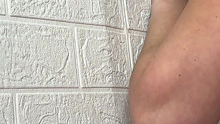 Gloryhole: It Melts as if It Was Waiting for Her