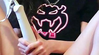 Hannah Owo Masturbates Her Wet Pussy With Vibrator On Chair