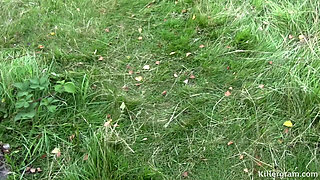 MILF Wife Slut Sara Kane Returns for Another Amateur Dogging Session