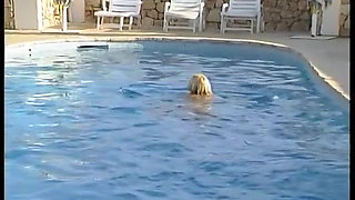 Blonde girl sucks a huge dick to a tits cumshot by the pool