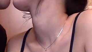 Anywhere Kiss-a Soft-lipped Beauty Turns the Whole Day Into Tongue Play Chapter-3