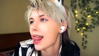 Blonde emo amateur solo masturbation