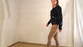 Grandma Is Sexy in Her Leopard Leggings