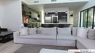 Harley Jade Romping In The Bed With Her Good-sized Rump - Juliana Grandi