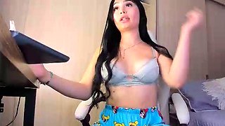 Brunette Solo Webcam Masturbation