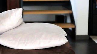 Hot pussy spreading close up for solo toying stunner