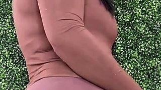 Fat mature webcam chick making herself cum with a vibrator