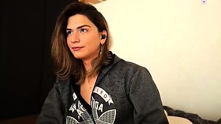 Amateur Webcam Teen Flashes Masturbates