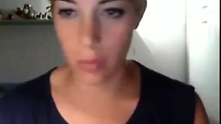 Gorgeous Short-Haired Webcam Girl