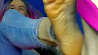 Lady Angela One Shoe Vaping