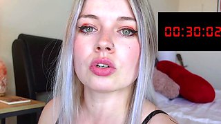 amateur blonde solo webcam