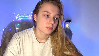 Extreme fingering in a narrow pussy