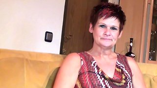 Old German housewife persuades to masturbate on camera