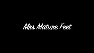 Mrs Mature Feet From Hold Ups to Fully Fashioned 431