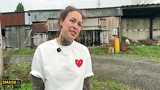 Valentina Boux - 1st Ride On The Smash Bus