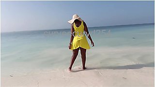 Looking For Someone To Fuck Me At The Beach